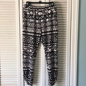 Lilka tribal joggers